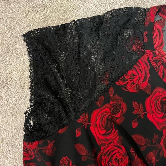 Torrid Peplum Crepe Lace Sleeve Top - Picture 2 of 8